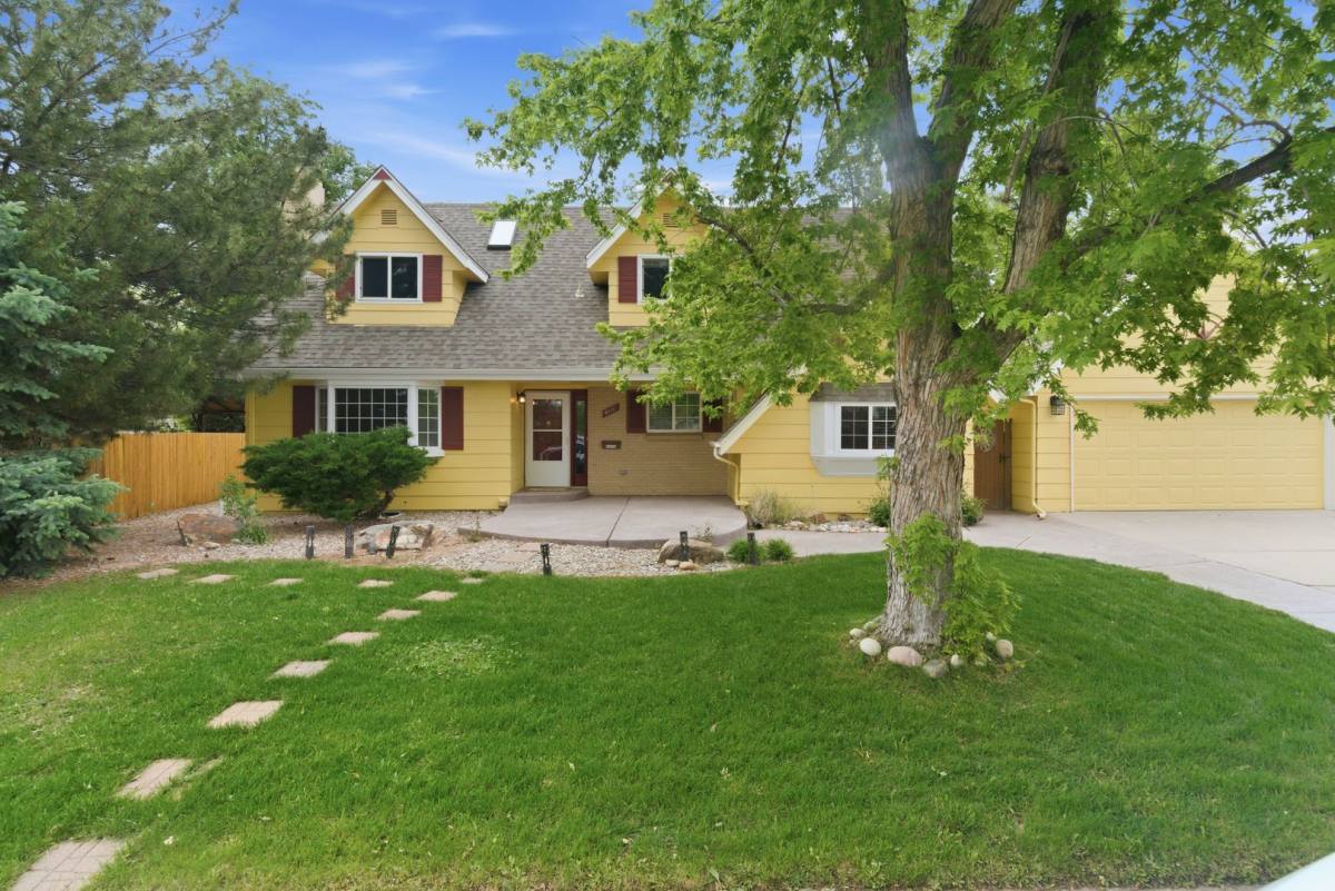 House for rent at 8111 E Briarwood Blvd, Englewood, CO 80112