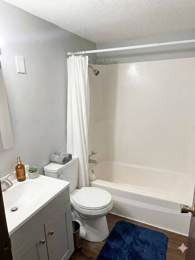 Apartment for rent at 3769 W 9th St, Waterloo, IA 50702