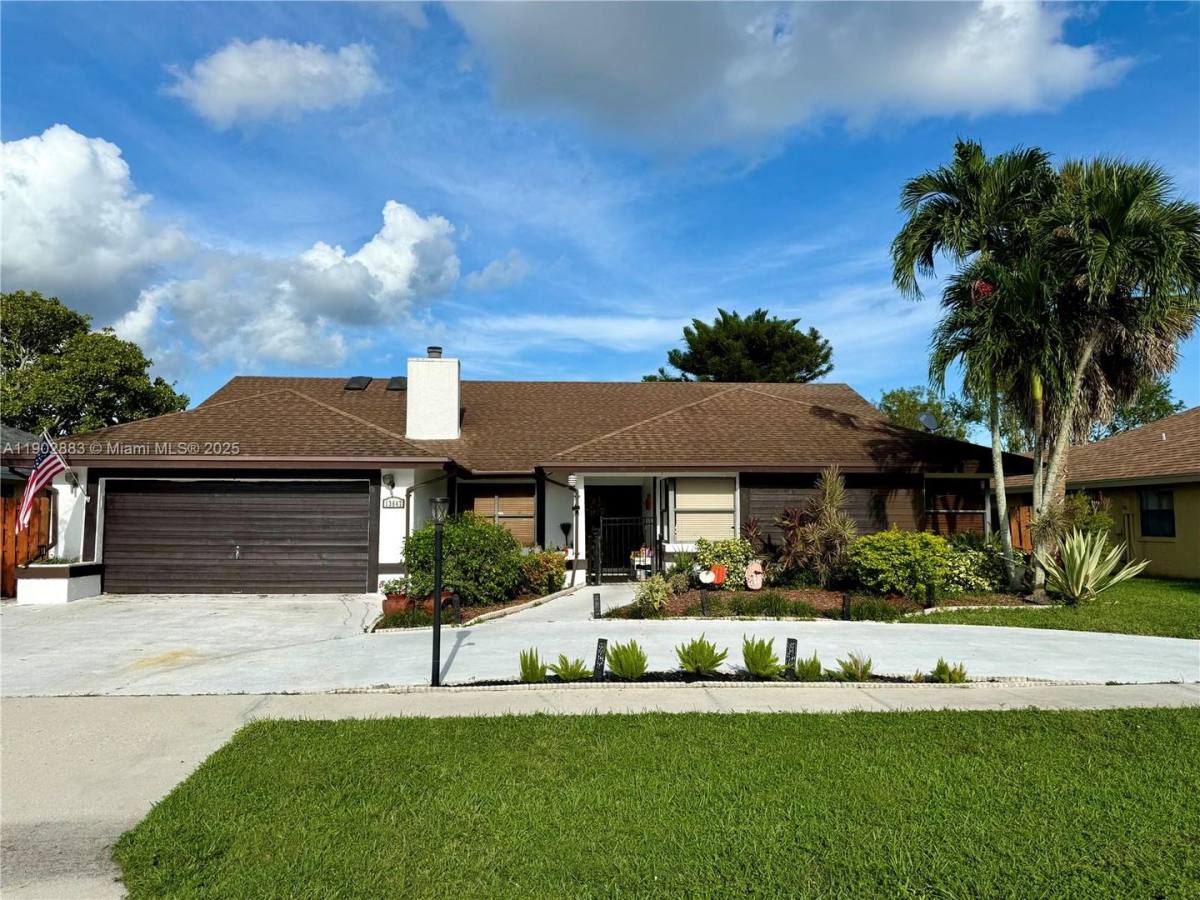 House for rent at 3647 Barberry Dr, Wellington, FL 33414
