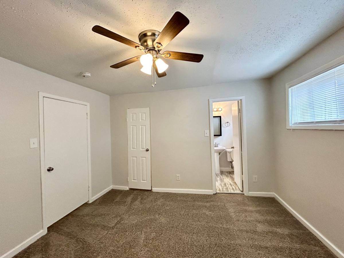 Apartment for rent at 5415 Scott St, Houston, TX 77021