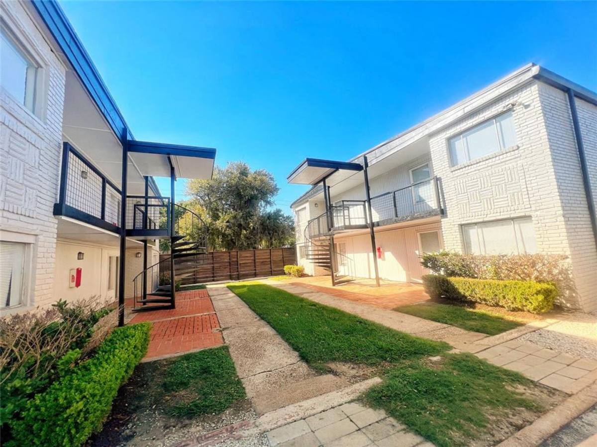 Apartment for rent at 5415 Scott St, Houston, TX 77021