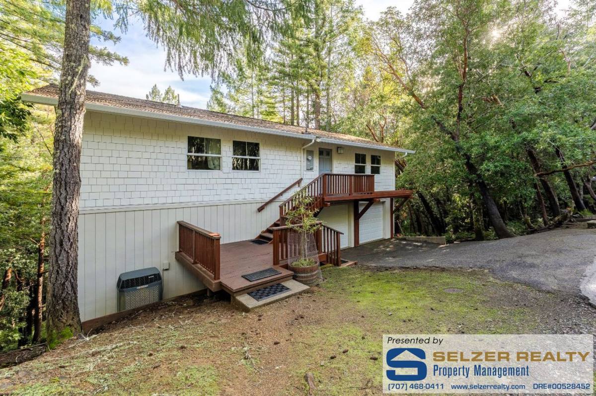 House for rent at 25053 Robin Circle, Willits, CA 95490