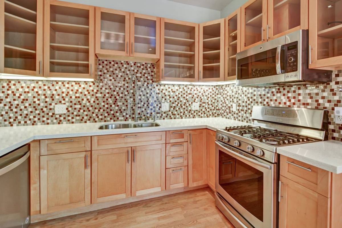 House for rent at 1626 Noe St, San Francisco, CA 94131