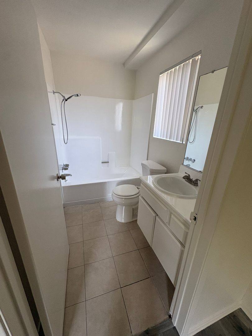 Apartment for rent at 6925 Haskell Ave, Van Nuys, CA 91406