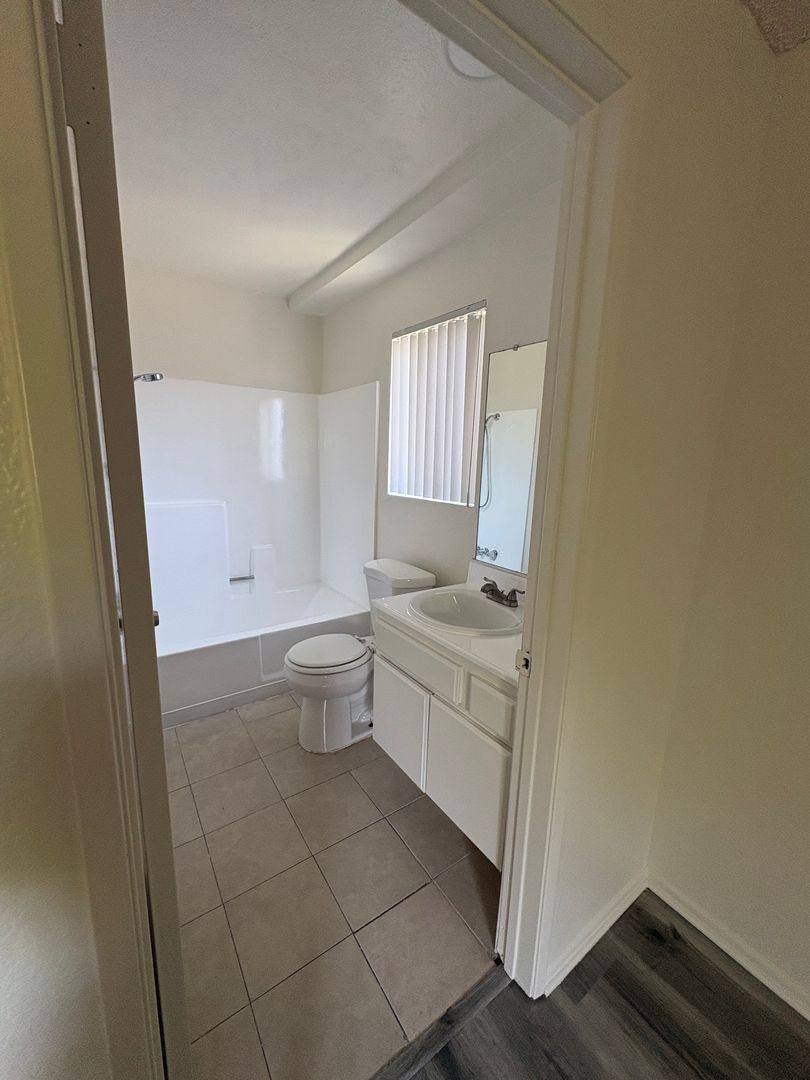 Apartment for rent at 6925 Haskell Ave, Van Nuys, CA 91406