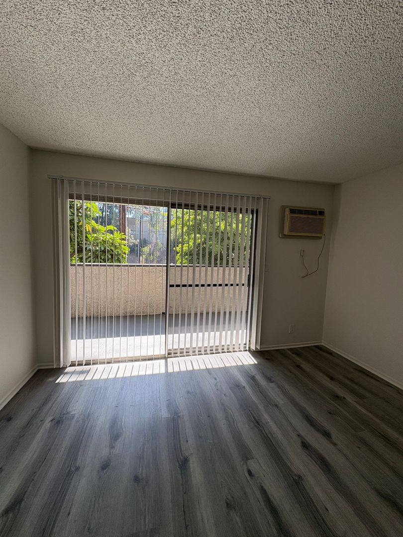 Apartment for rent at 6925 Haskell Ave, Van Nuys, CA 91406