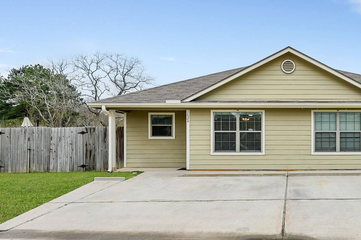 Apartment for rent at 167 S Bend Court, Willis, TX 77378