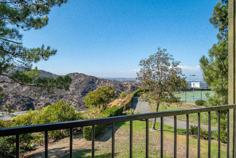 Apartment for rent at 2604 Avenida Del Vista #203, Corona, CA 92882