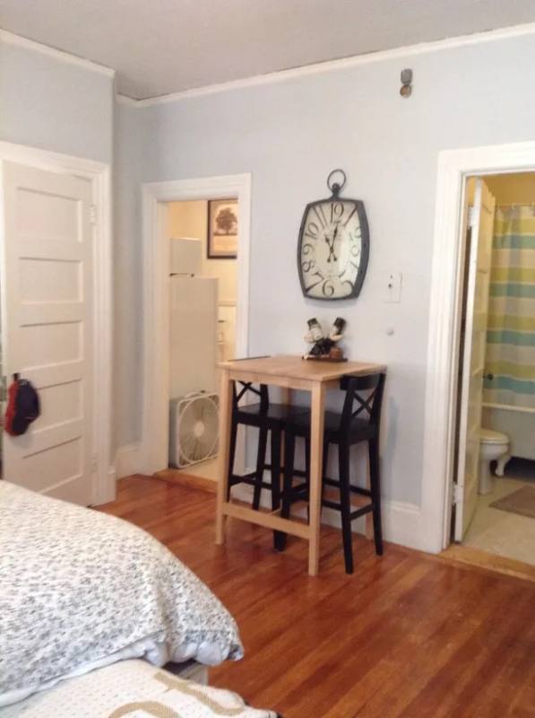 Apartment for rent at 372-374 Lloyd Ave #4, Providence, RI 02906