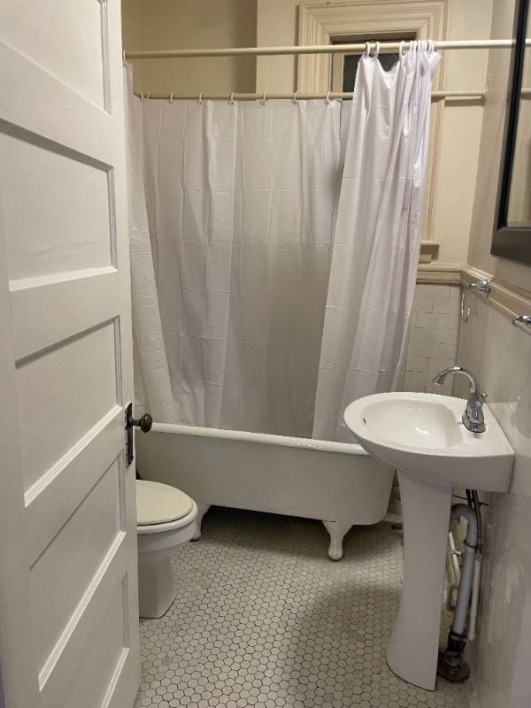 Apartment for rent at 372-374 Lloyd Ave #4, Providence, RI 02906