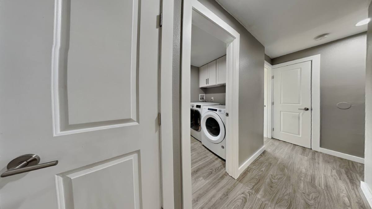 Apartment for rent at 1105 S Woodlawn St, Tacoma, WA 98465