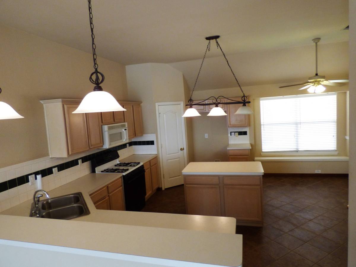 House for rent at 5001 Lake Crest Dr, McKinney, TX 75071