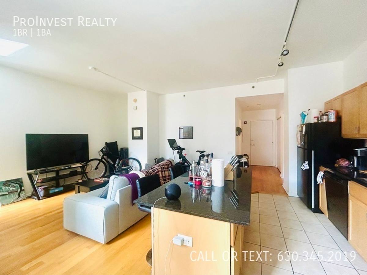 Apartment for rent at 5 N Wabash Ave, Chicago, IL 60602