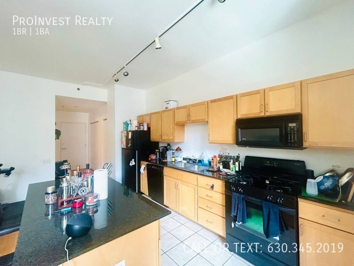 Apartment for rent at 5 N Wabash Ave, Chicago, IL 60602