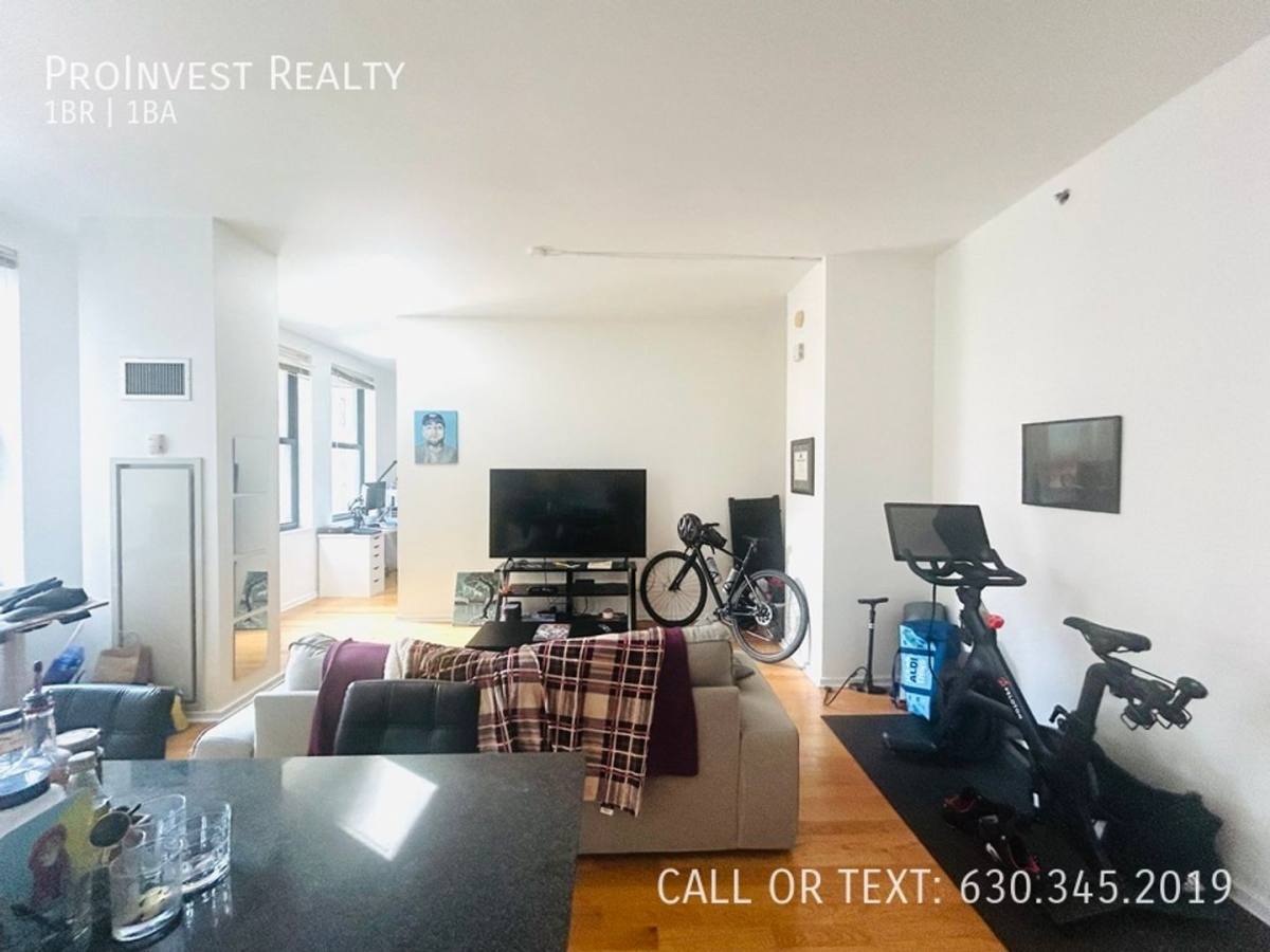 Apartment for rent at 5 N Wabash Ave, Chicago, IL 60602