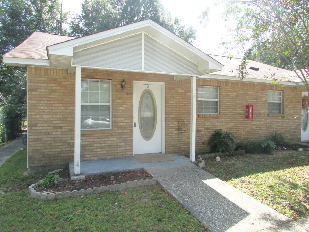 Apartment for rent at 7135 Pearson Rd #7, Pensacola, FL 32526