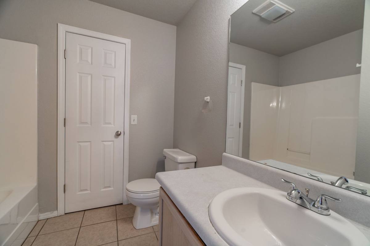 Apartment for rent at 971 N Daisy Lane, Fayetteville, AR 72704