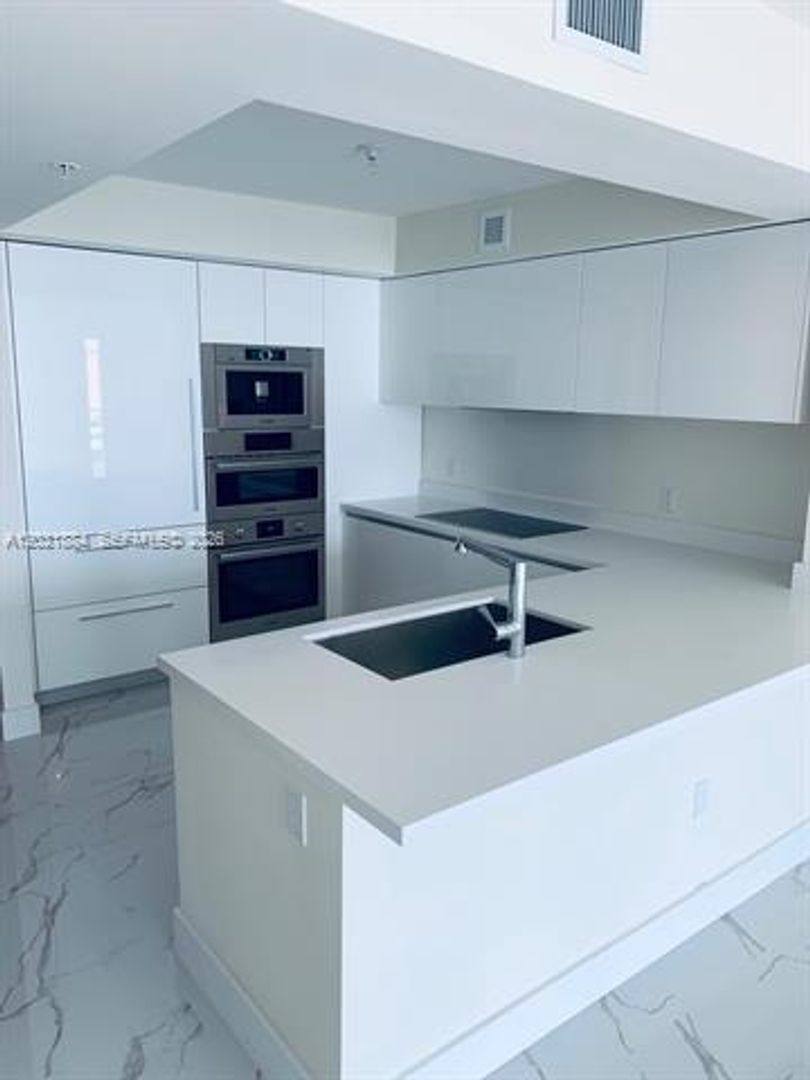 Apartment for rent at 330 Sunny Isles Blvd, North Miami Beach, FL 33160