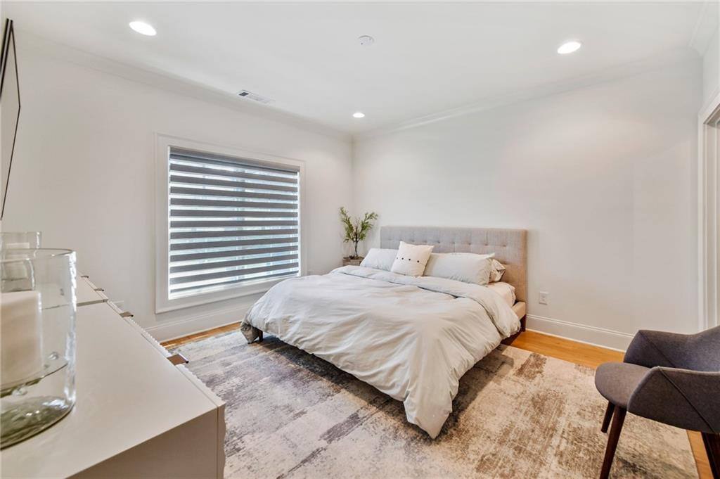 House for rent at 3667 Peachtree Rd NE, Atlanta, GA 30319