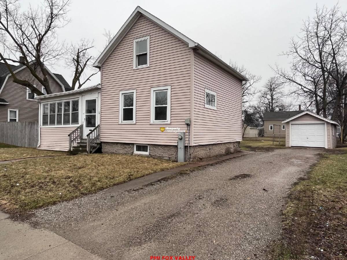 House for rent at 509 3rd St, Menasha, WI 54952