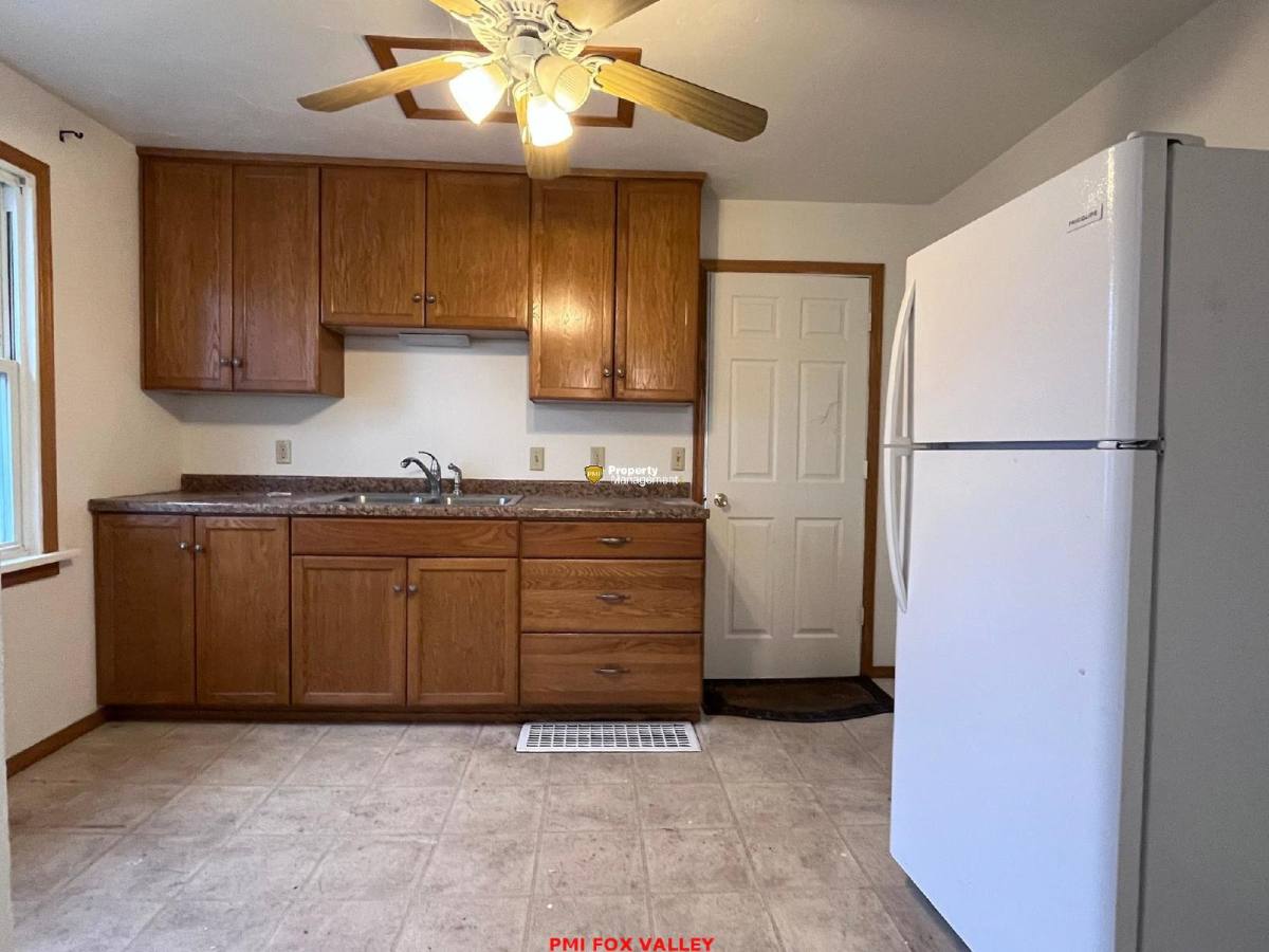 House for rent at 509 3rd St, Menasha, WI 54952