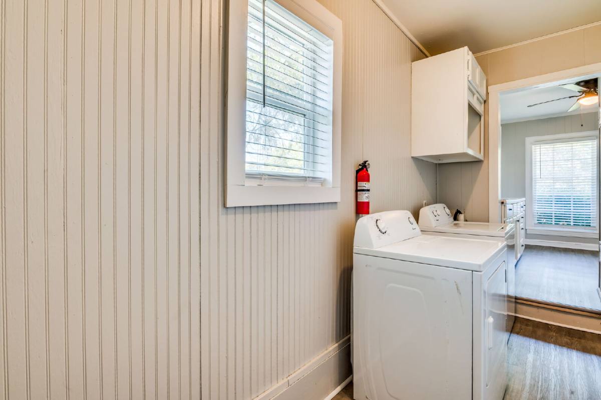 Townhouse for rent at 2156 S Santa Fe St, Wichita, KS 67211