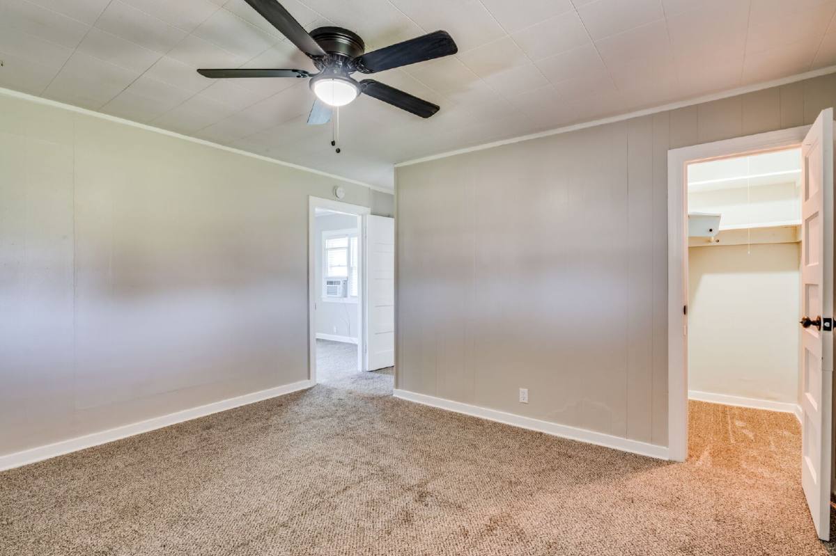 Townhouse for rent at 2156 S Santa Fe St, Wichita, KS 67211