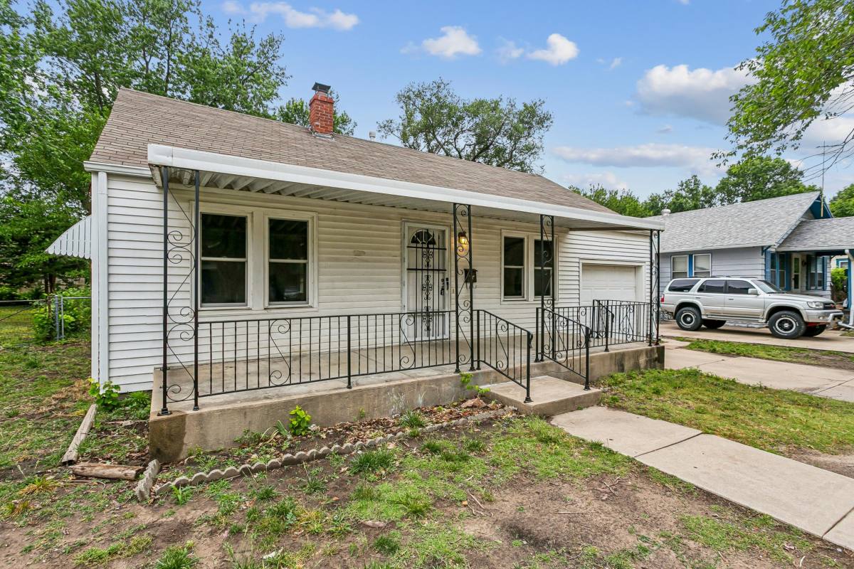 House for rent at 229 S Edwards Ave, Wichita, KS 67213