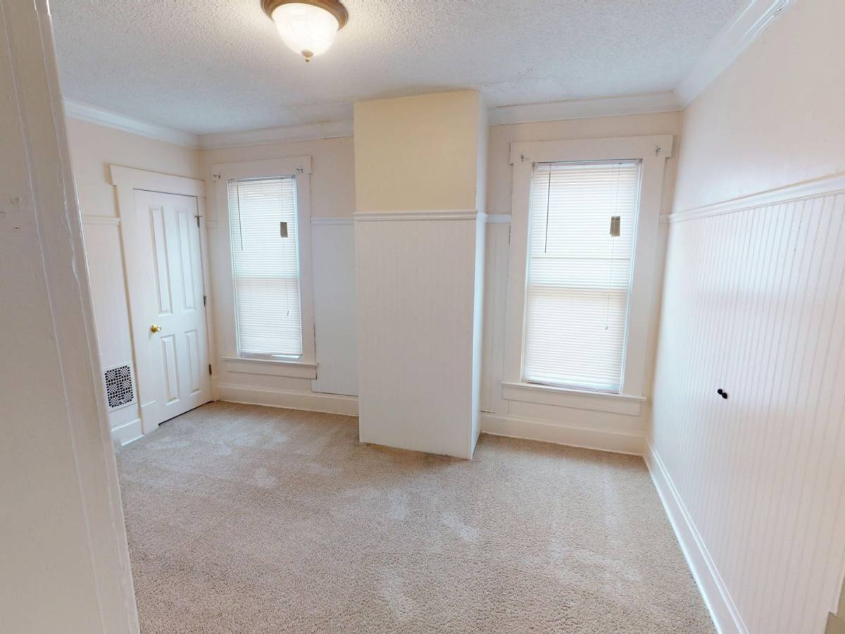 Apartment for rent at 166 & 168 E, Columbus, OH 43201