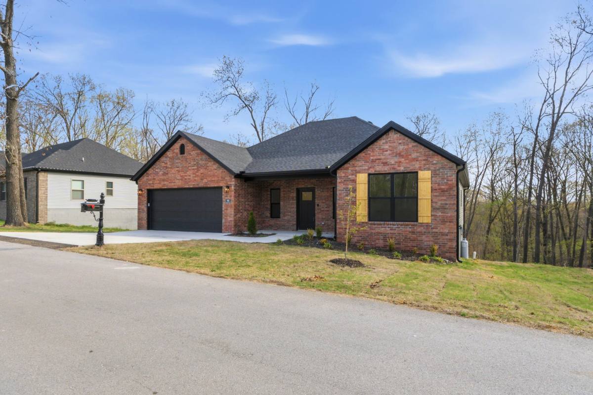 House for rent at 98 Selkirk Dr, Bella Vista, AR 72715