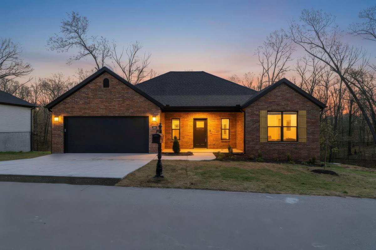House for rent at 98 Selkirk Dr, Bella Vista, AR 72715