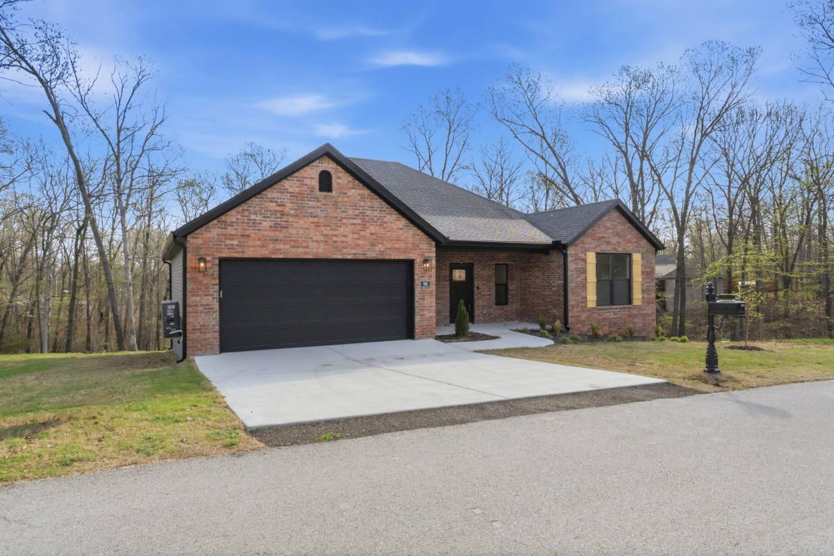 House for rent at 98 Selkirk Dr, Bella Vista, AR 72715