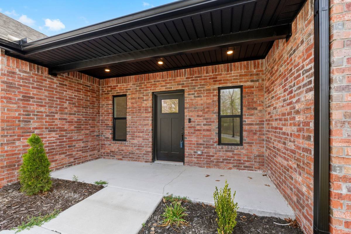 House for rent at 98 Selkirk Dr, Bella Vista, AR 72715