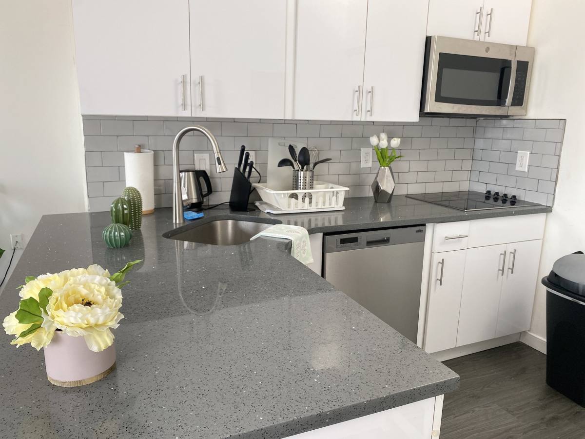 Apartment for rent at 1725 Bainbridge St #3F, Philadelphia, PA 19146