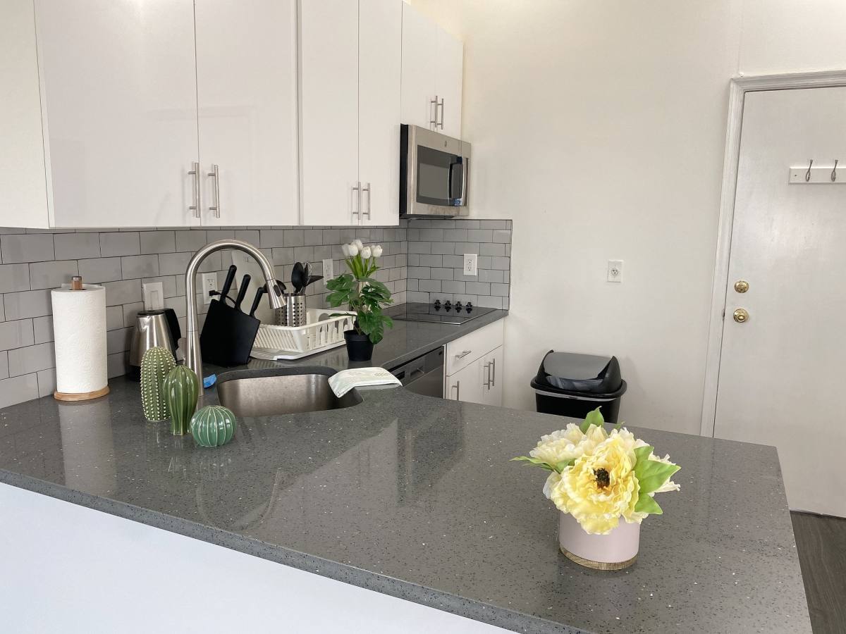 Apartment for rent at 1725 Bainbridge St #3F, Philadelphia, PA 19146