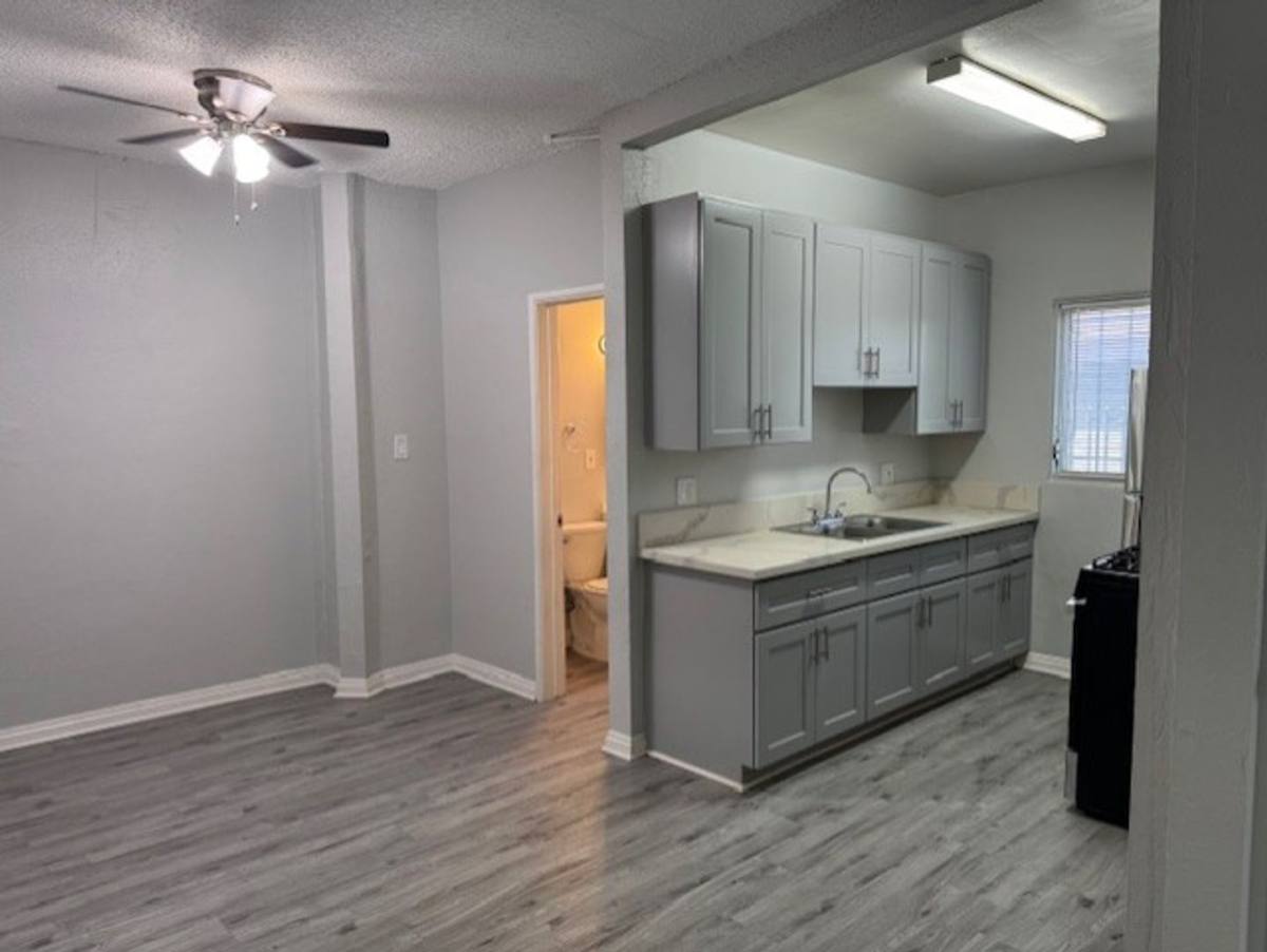 Apartment for rent at 2024 Chestnut Ave, Long Beach, CA 90806