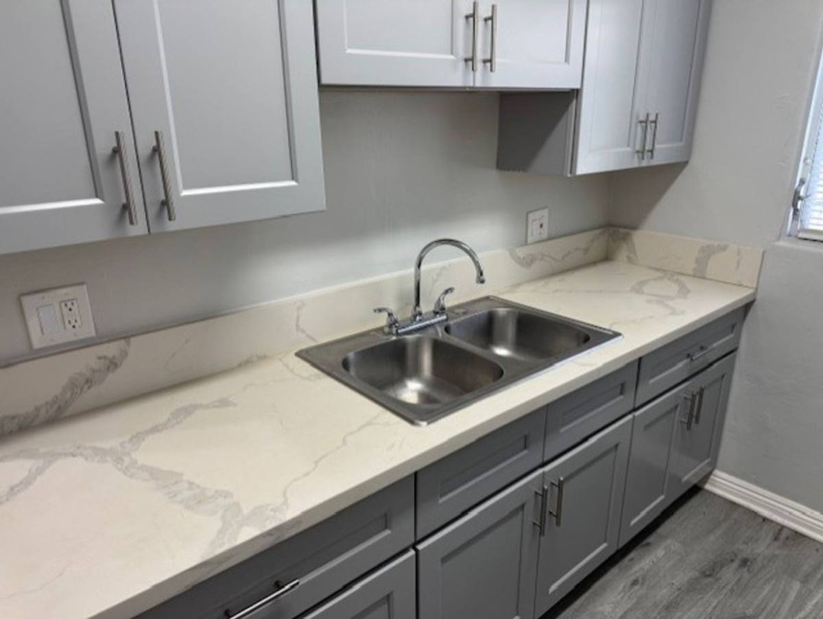 Apartment for rent at 2024 Chestnut Ave, Long Beach, CA 90806