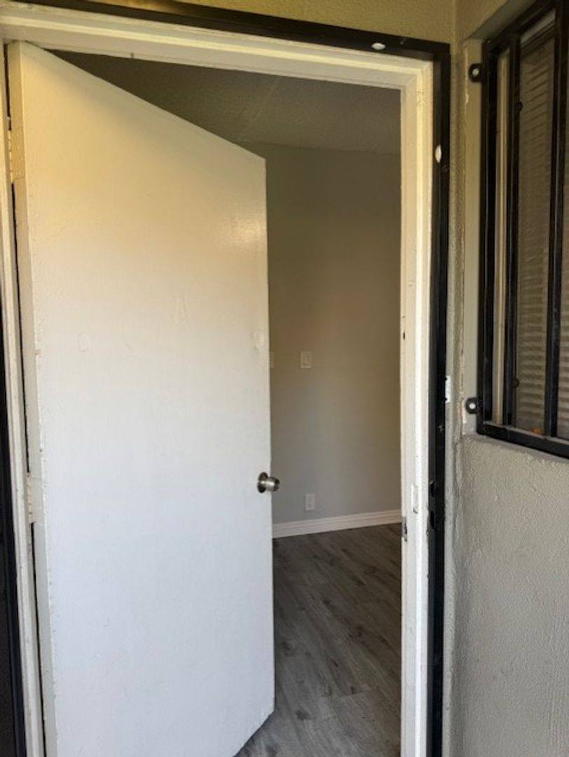 Apartment for rent at 2024 Chestnut Ave, Long Beach, CA 90806