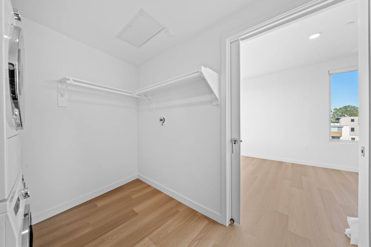 Apartment for rent at 1233 S Dunsmuir Ave, Los Angeles, CA 90019