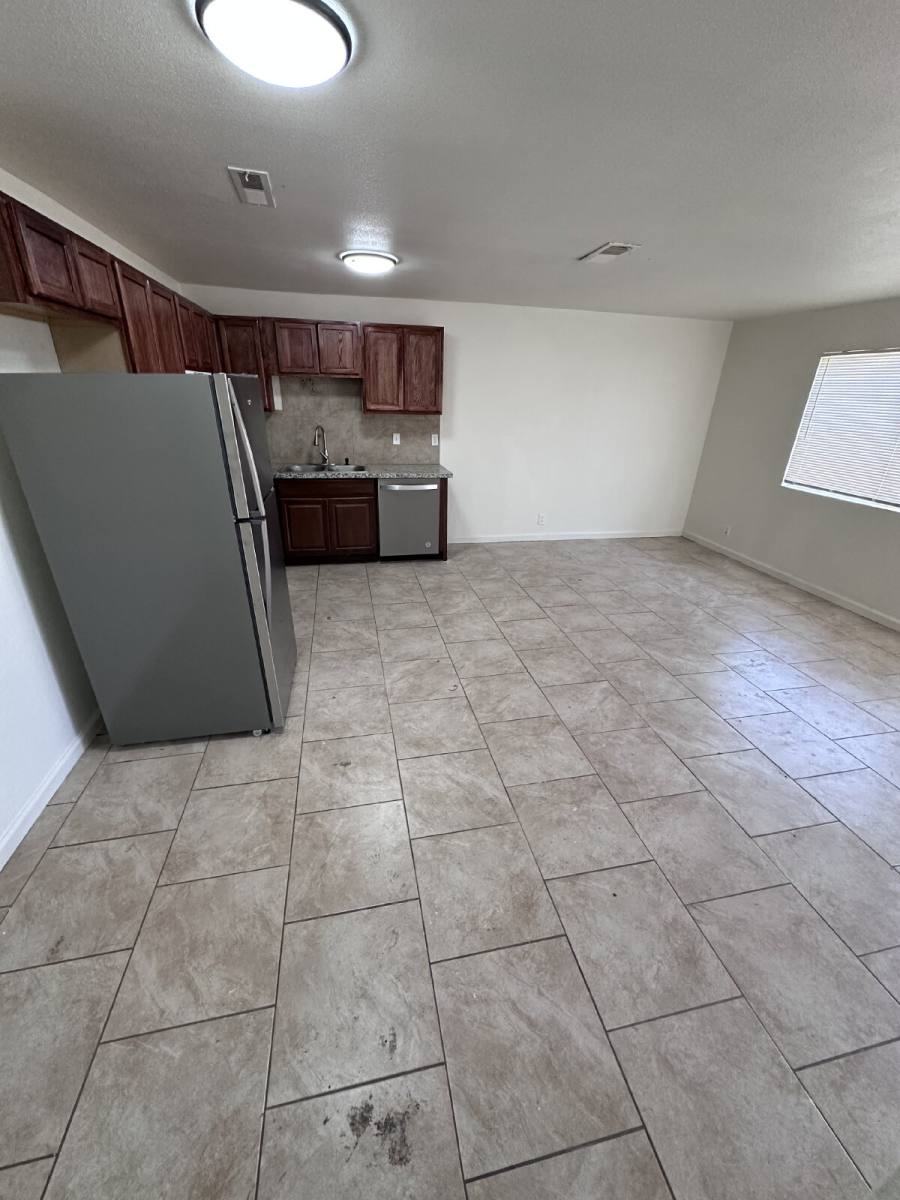 Apartment for rent at 76 E 12th St, Merced, CA 95341