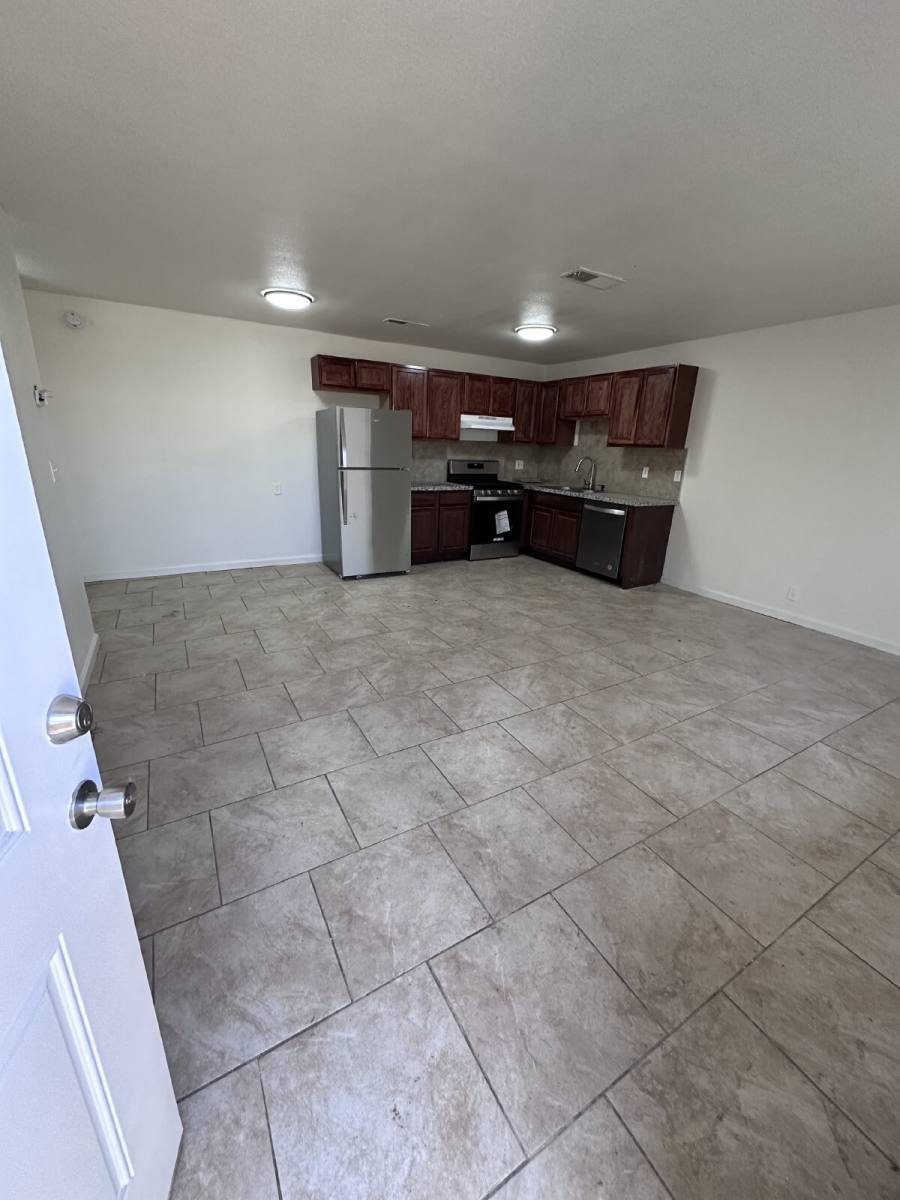 Apartment for rent at 76 E 12th St, Merced, CA 95341