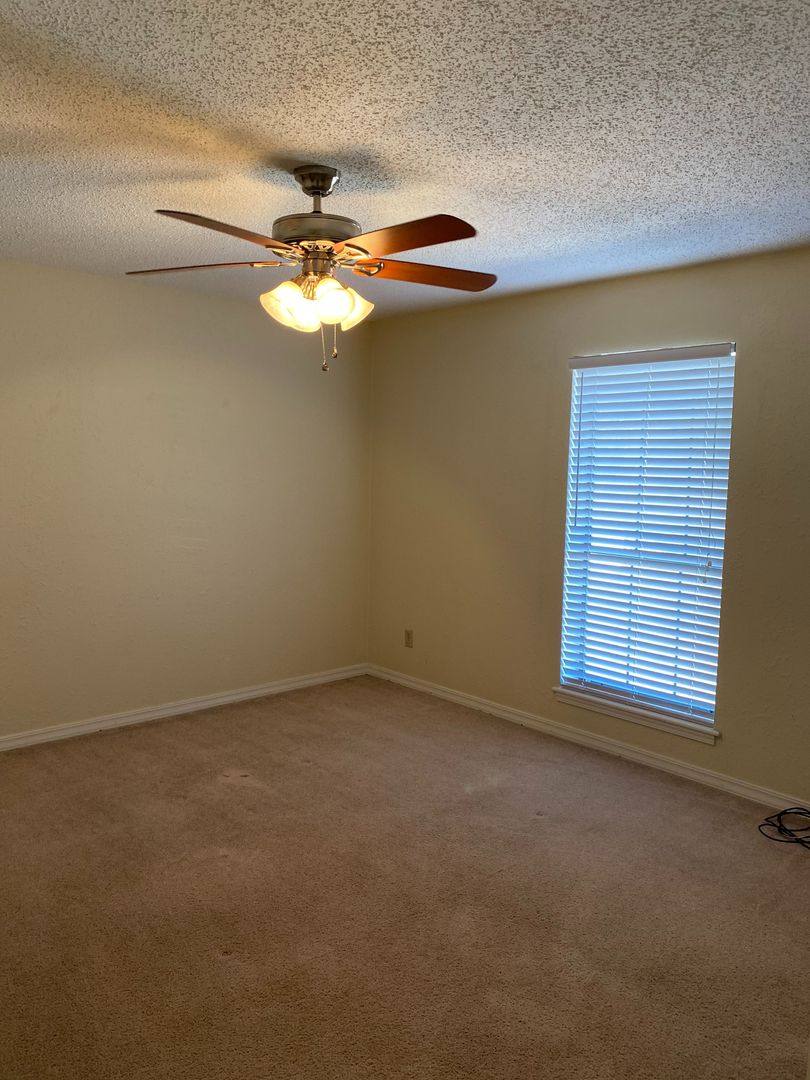 Apartment for rent at 3616-3618 Skyline Blvd, Texarkana, TX 75503