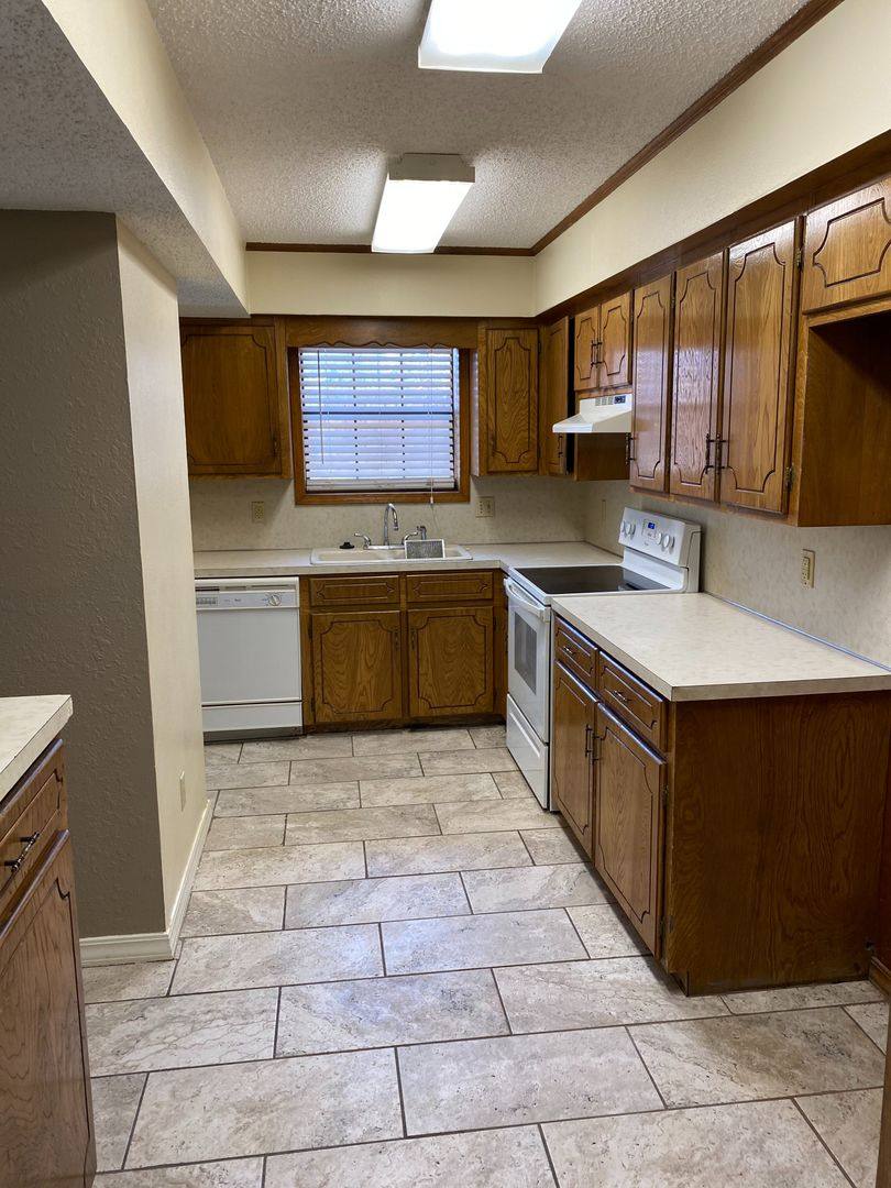 Apartment for rent at 3616-3618 Skyline Blvd, Texarkana, TX 75503