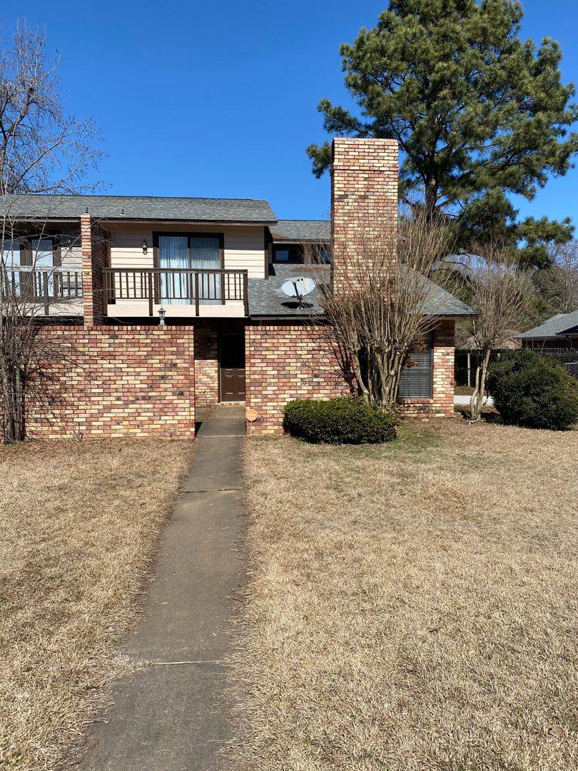 Apartment for rent at 3616-3618 Skyline Blvd, Texarkana, TX 75503