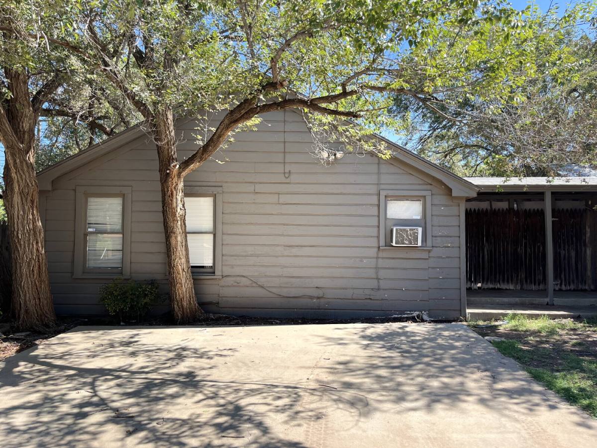 Townhouse for rent at 2320 30th St, Lubbock, TX 79411