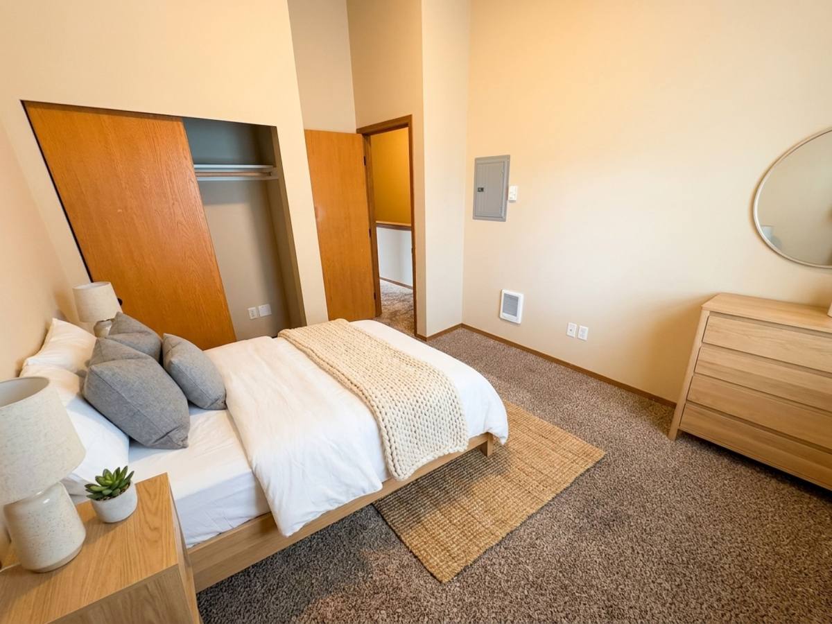 Townhouse for rent at 4518 S Junett St, Tacoma, WA 98409