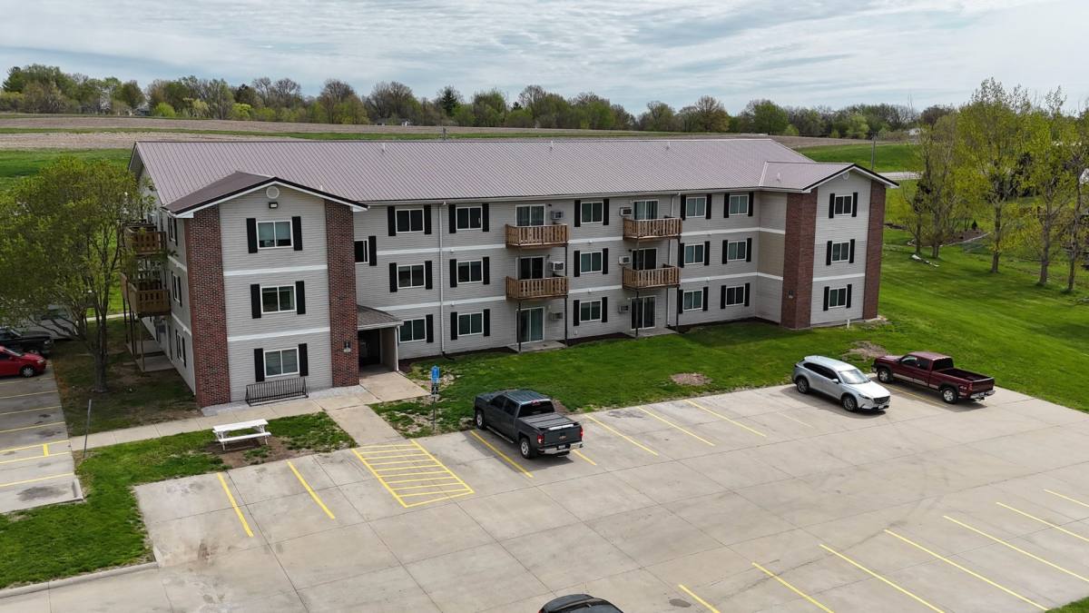 Apartment for rent at 940 S 27th St, Clarinda, IA 51632