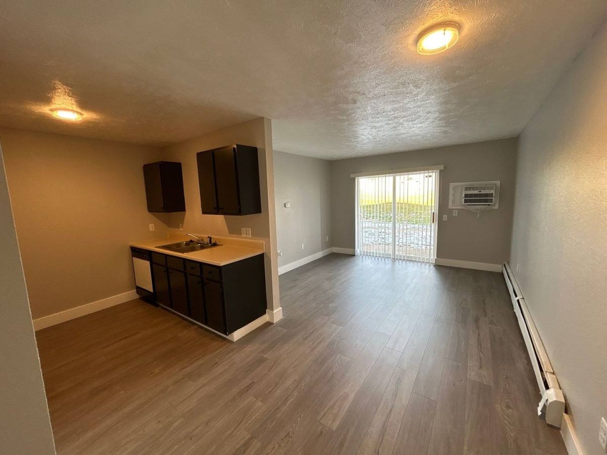 Apartment for rent at 940 S 27th St, Clarinda, IA 51632