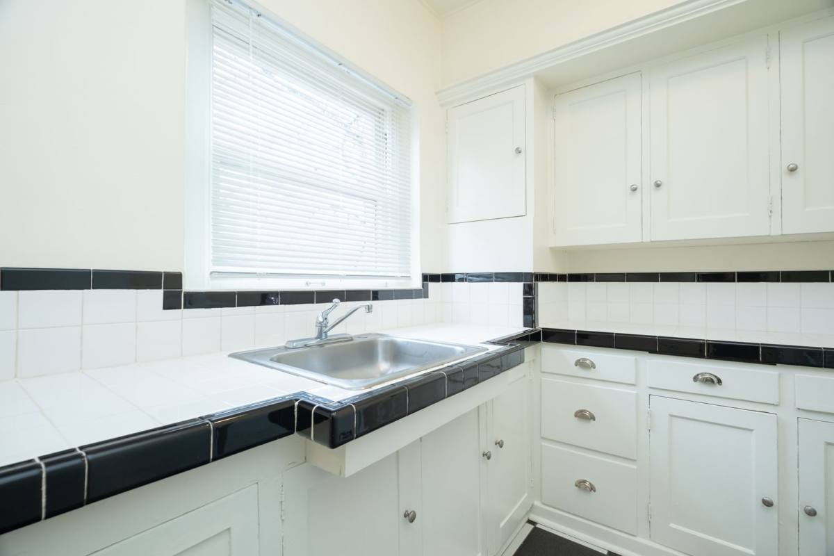 Apartment for rent at 1731 NW Everett St, Portland, OR 97209