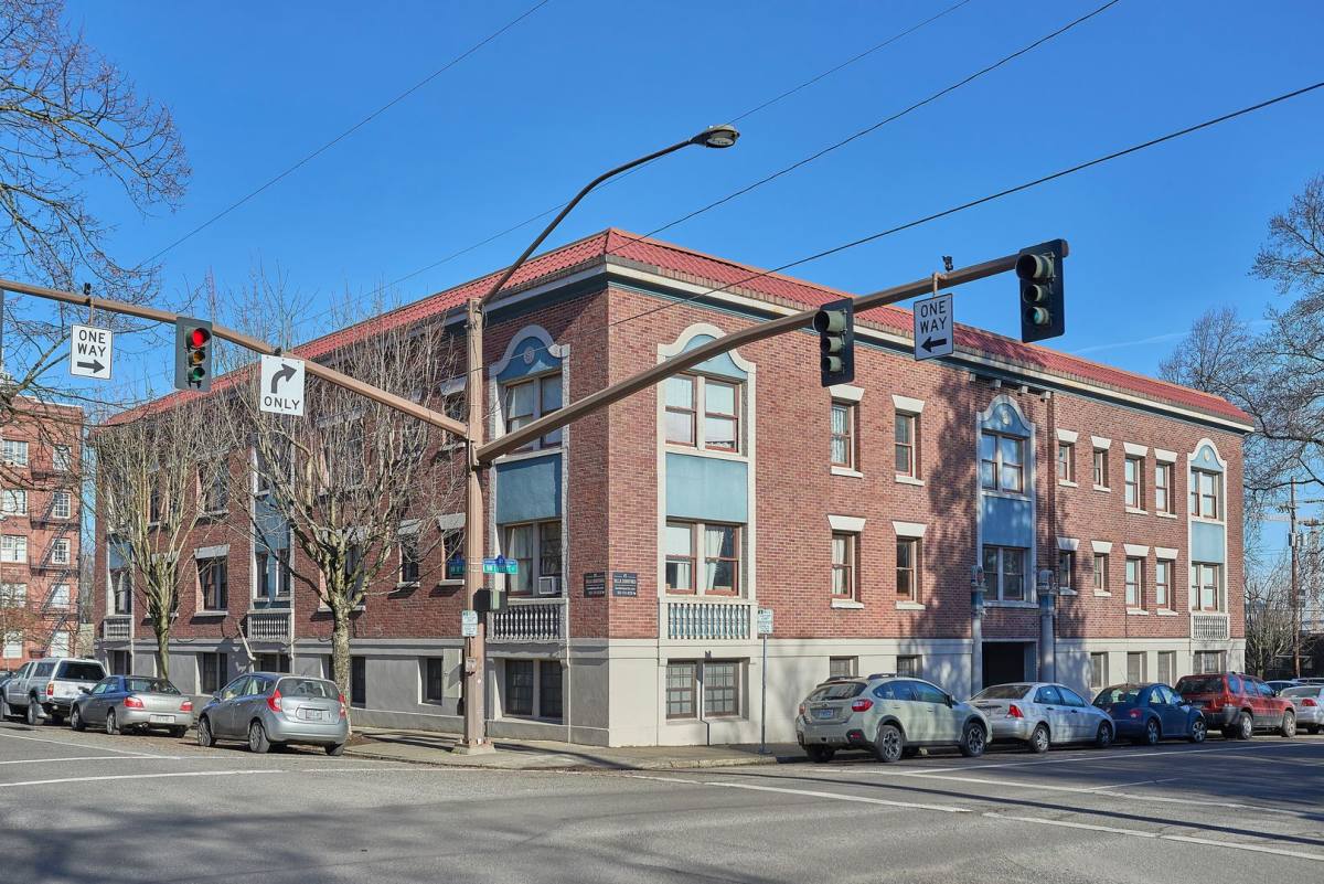 Apartment for rent at 1731 NW Everett St, Portland, OR 97209